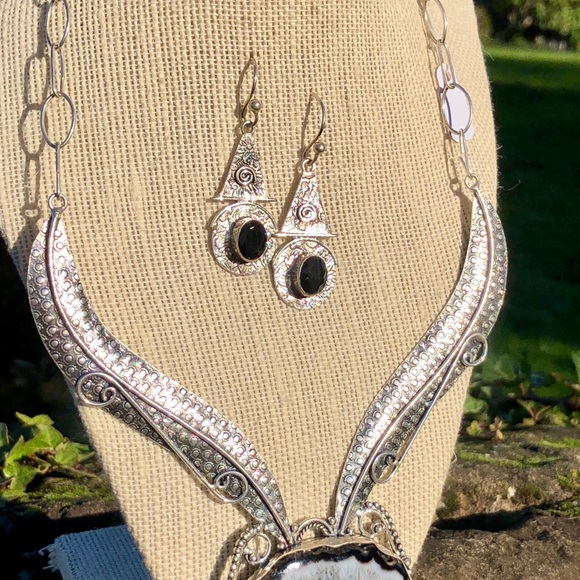 SOLD Onyx earrings - Picture 8 of 8